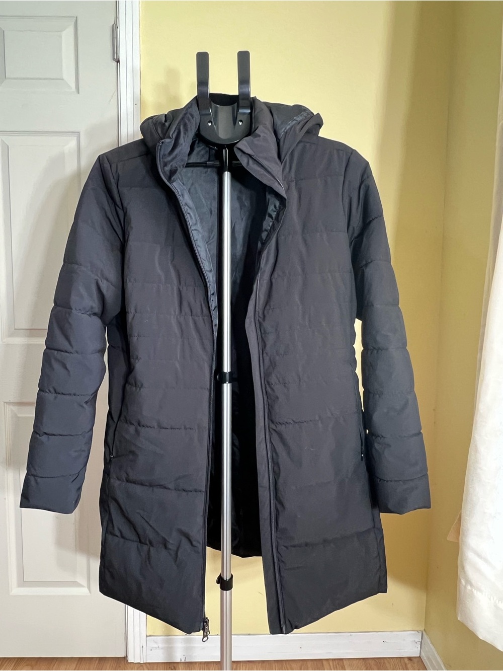 Swiss Tech Women’s Black Puffer Coat
